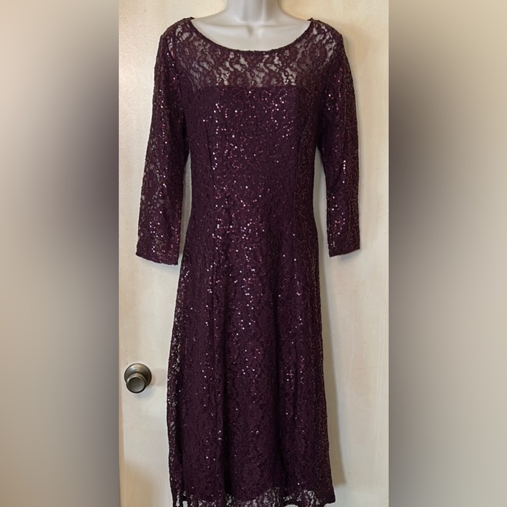 Elegant Lace Sequin Dress in Rich Burgundy